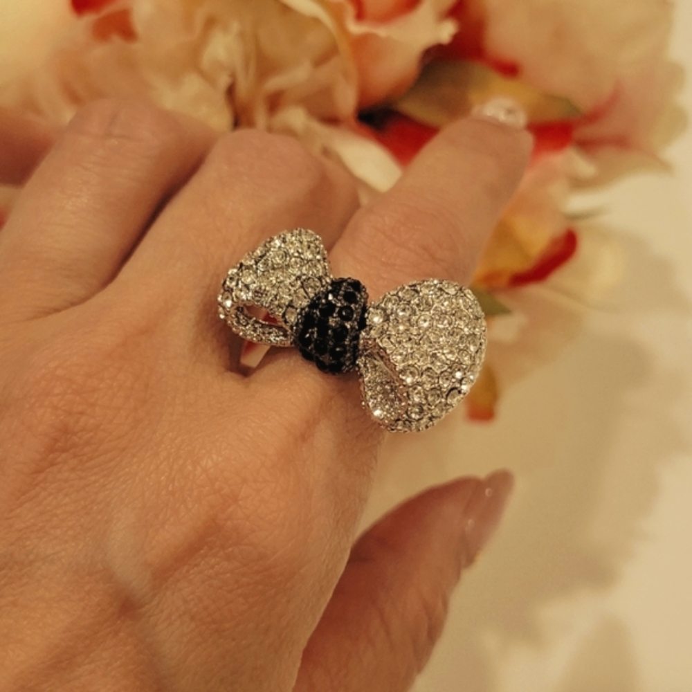 Statememt / Cocktail / Rhinestone Ribbon Ring